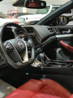 Nissan Maxima